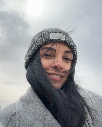 شاهد .. بلوك شتوي رائع..سلمى أبو ضيف تضج أنوثة وجمال