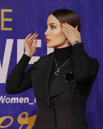 شاهد .. بالصور- نسرين طافش تتألق بأناقتها..و إليكم سعر حذائها و حقيبة يدها الخياليين