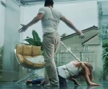 شاهد .. بالصور- جينيفر لوبيز تتعرض للتعنيف.. فما القصة؟