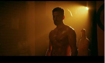 شاهد .. عمرو سعد يستمر بالترويج لفيلمه الجديد "الغربان " - بالصورة