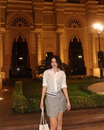 شاهد .. بطلة "مدرسة الروابي للبنات" نسخة طبق الأصل من زيندايا.. إليكم الشبه