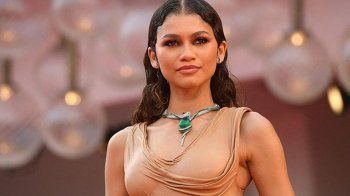 شاهد .. بطلة "مدرسة الروابي للبنات" نسخة طبق الأصل من زيندايا.. إليكم الشبه