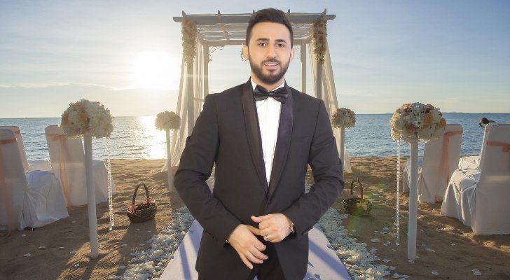 شاهد .. عمر جاد يرفع علم لبنان في قطر