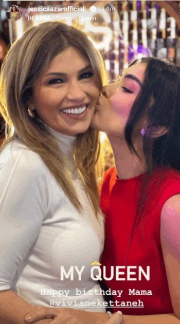 شاهد .. بالصور- جيسيكا عازار تهنئ والدتها في عيد ميلادها.. لن تصدقوا جمالها!