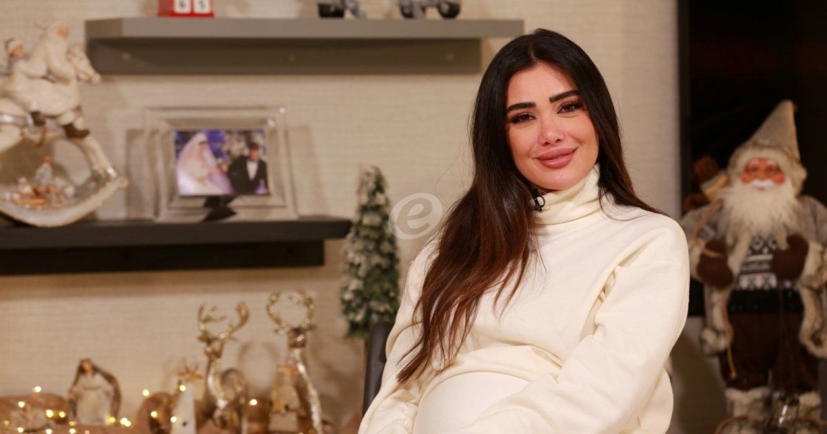 شاهد .. بالصور- جيسيكا عازار تهنئ والدتها في عيد ميلادها.. لن تصدقوا جمالها!