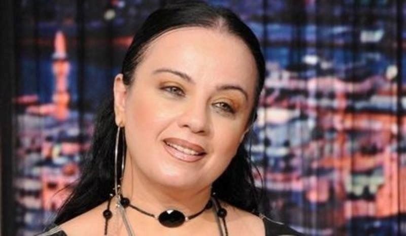 شاهد .. ليليان أندراوس تفجع بوفاة والدها وهذه تفاصيل العزاء-بالصورة