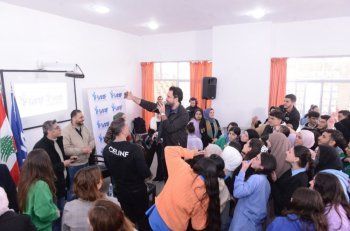 شاهد .. نادر الأتات وإيناس الجرمقاني يحيان حفلاً غنائياً في ثانوية برجا