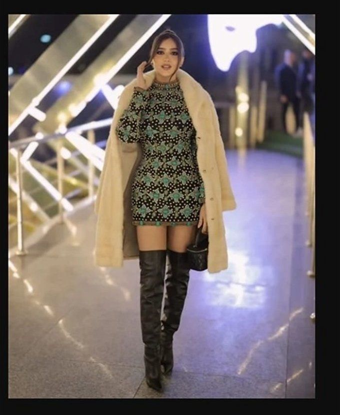 مي عمر في عشاء النجوم بالزمالك.. فستانها قصير وإطلالتها خطف الأنظار