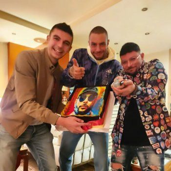 شاهد .. أحمد الفيشاوي يحتفل بعيد ميلاد شقيقه على طريقته الخاصة