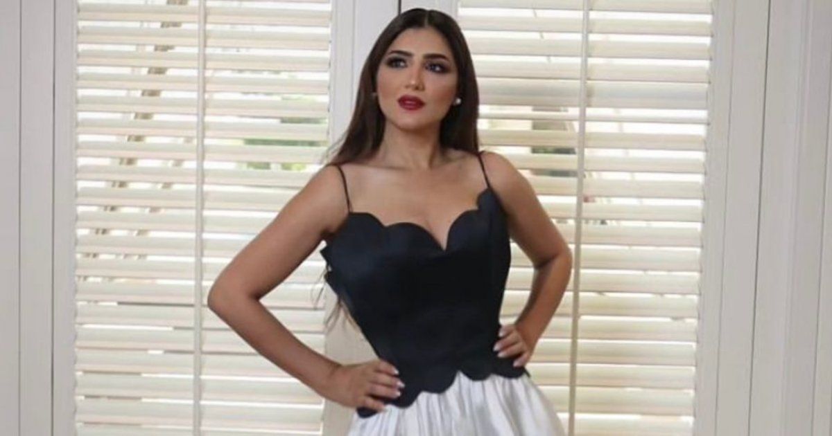 شاهد .. مي عمر تتألق بفستان مرصع بالأحجار.. وهذا سعر حقيبتها الصغيرة