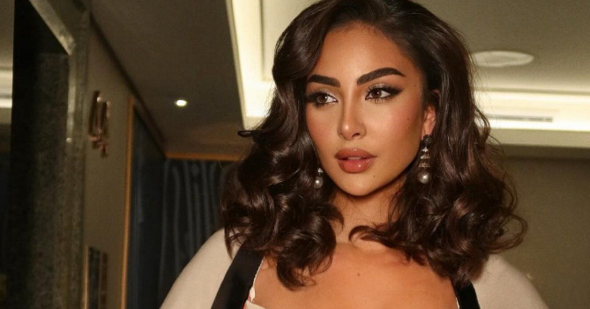 شاهد .. بالصور- نور الغندور تتألق بفستان ساحر إلى جانب سيارتها الفارهة