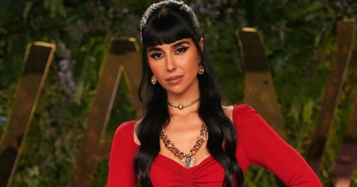 شاهد .. بالفيديو- زينة مكي تستعرض رشاقتها وقدرتها على التوازن في الصالة الرياضية