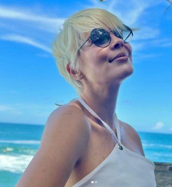 شاهد .. عارضة أزياء إشتهرت بجمالها في التسعينيات.. تعرفوا عليها بين الماضي والحاضر