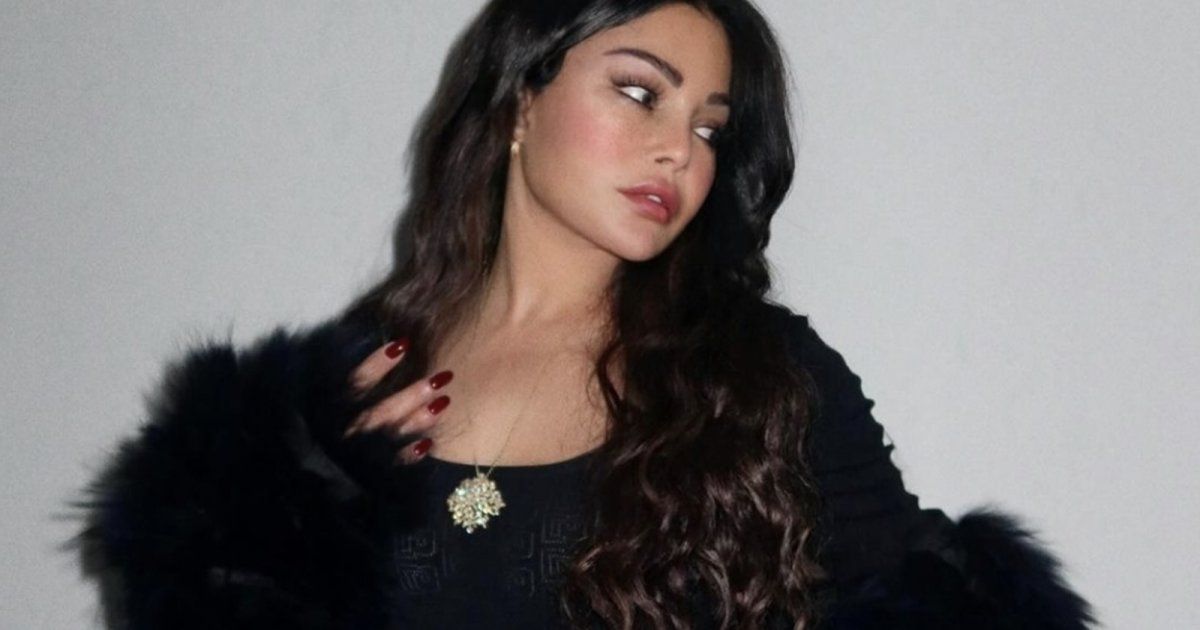 شاهد .. هيفا وهبي تحتفل بحلول شهر عيد ميلادها بإطلالة ناعمة للغاية.. إليكم الصور