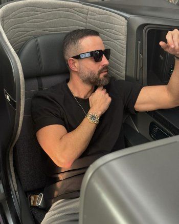 شاهد .. إلى جانب عاصي الحلاني..سعد رمضان يطل على الجمهور من الطائرة خلال رحلته إلى المكسيك