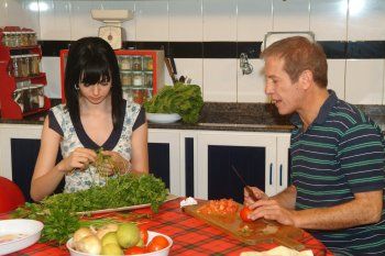 شاهد .. إيلي معلوف يستذكر فادي إبراهيم بصور من أعماله