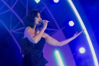 شاهد .. إليكم سعر فستان روبي الذي تألقت به في المملكة العربية السعودية