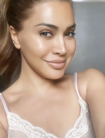 شاهد .. نوال الزغبي تشارك صورة لها من دون مكياج.. والجمهور يتغزل بها