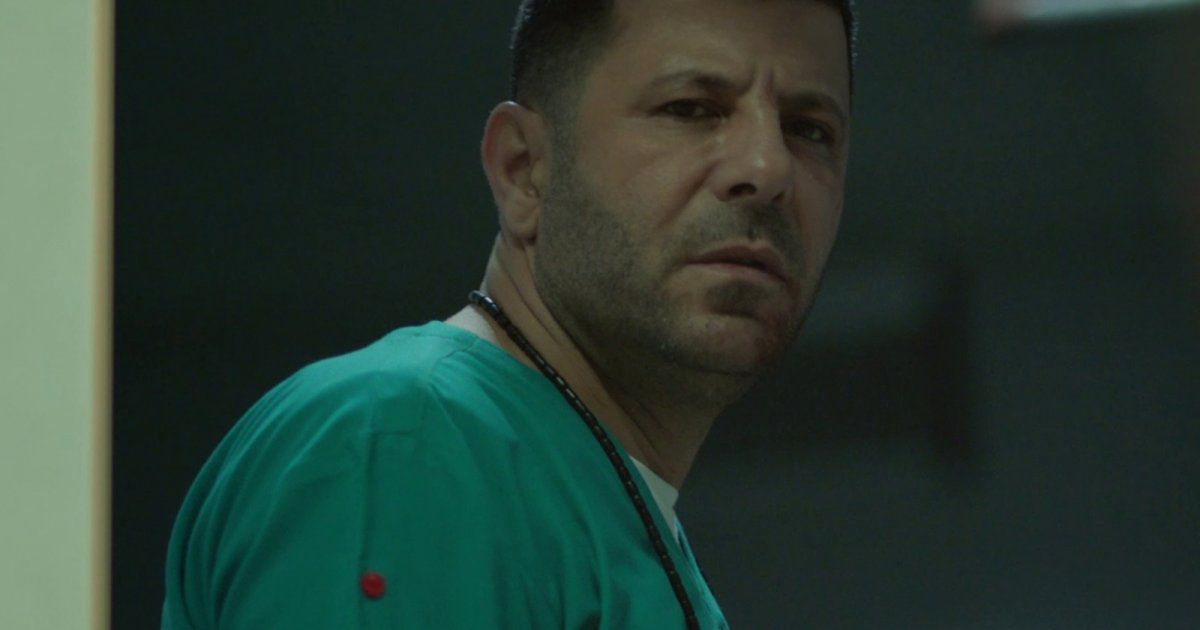 شاهد .. إياد نصار يتخلى عن مبادئه ويتخذ قراراً يغيّر حياته في " صلة رحم "