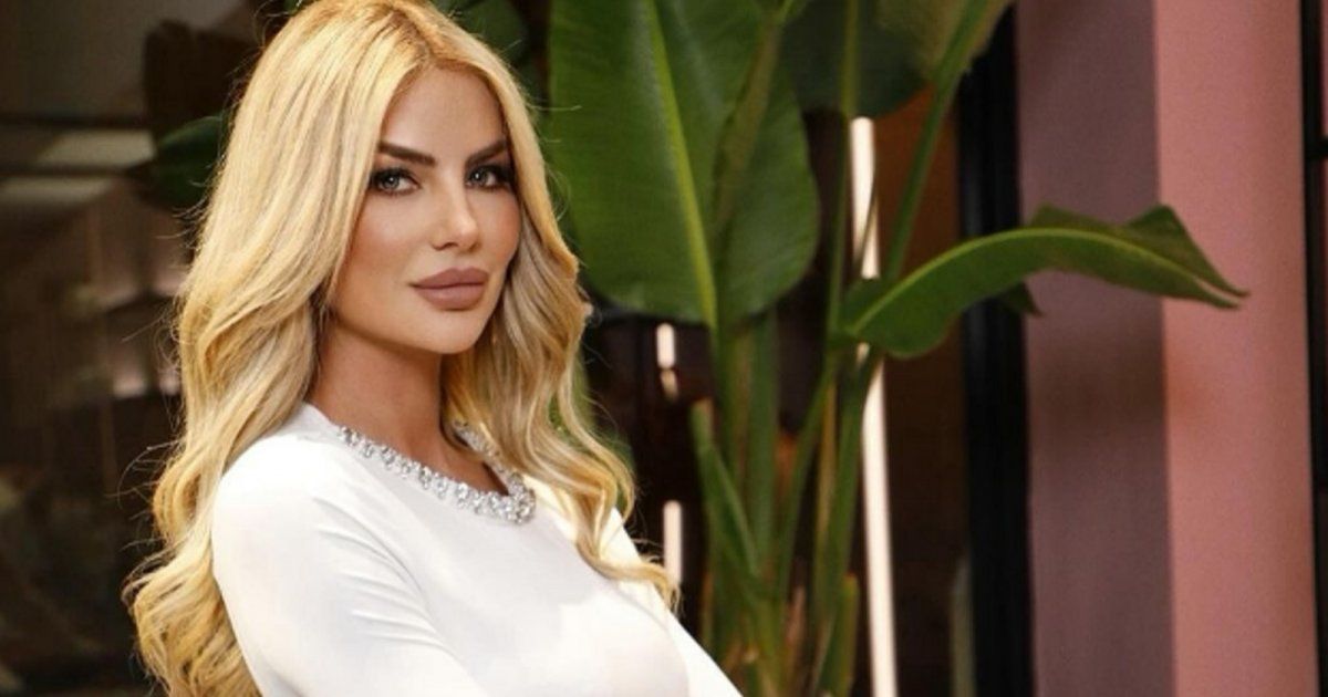 شاهد .. بالصور-ساندرا رزق تتألق بإطلالة كاجوال رائعة من شورع بيروت..و سعر مرتفع جداً لحقيبة يدها