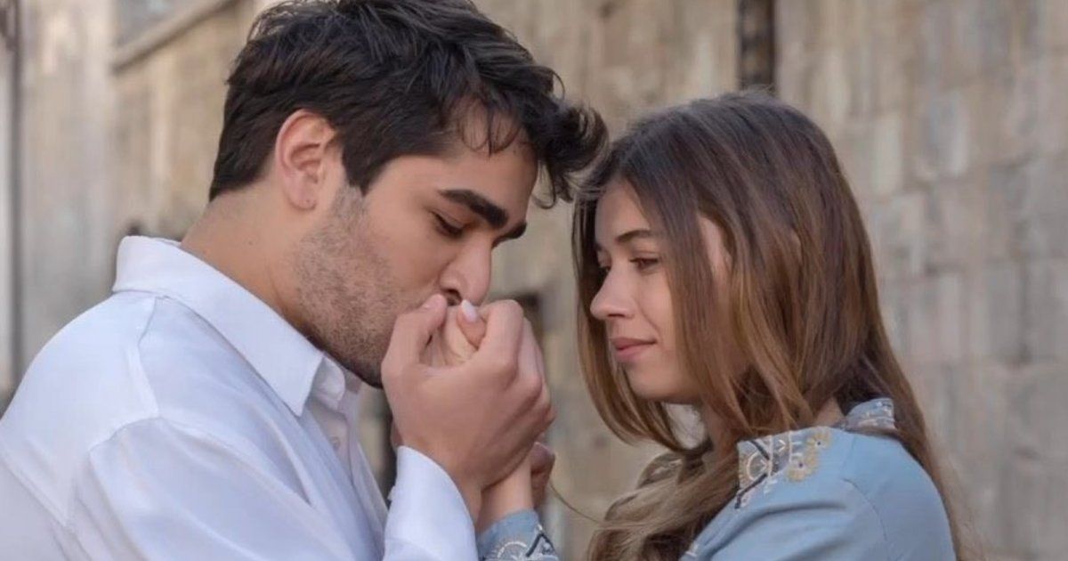 شاهد .. بطلا "الطائر الرفراف" معا من جديد-بالفيديو