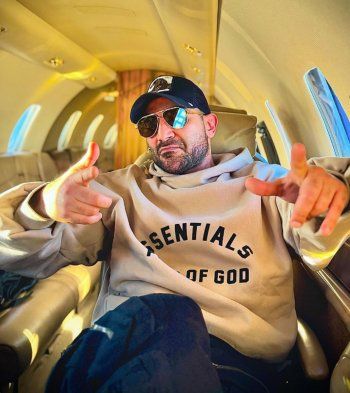 شاهد .. بالصور- أحمد سعد يحضر لمفاجأة جديدة و هذا ما كشفه للجمهور