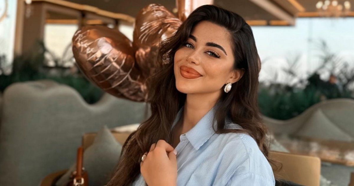 شاهد .. بالصور- سعر مرتفع جداً لحقيبة يد يارا السكري..و جمالها سحر الجمهور