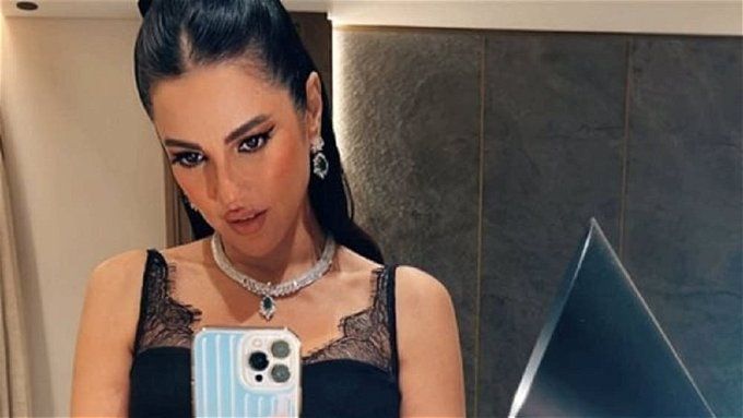 اتفرج .. درة تخطف الأضواء بالأسود الجرئ