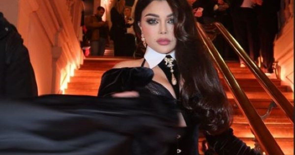 شاهد .. هيفا وهبي تستعيد أهم لحظات حضورها عرض أزياء لوبوتان بإطلالتها الساحرة بالفيديو