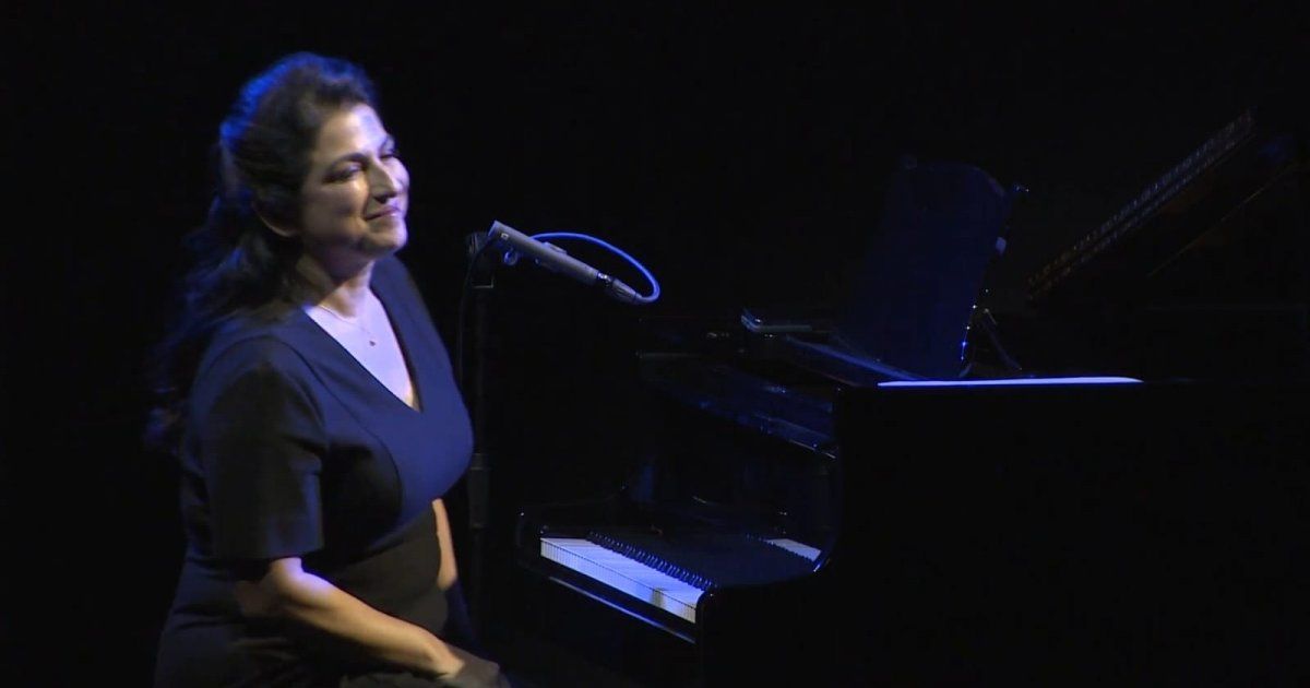 شاهد .. هبة القواس تبهر الجمهور في القمّة الثقافية أبو ظبي