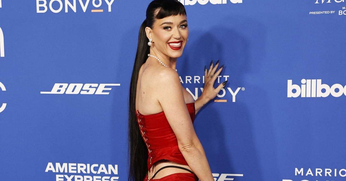 شاهد .. إطلالة مثيرة للجدل لـ كاتي بيري.. جرأتها فاقت الحدود