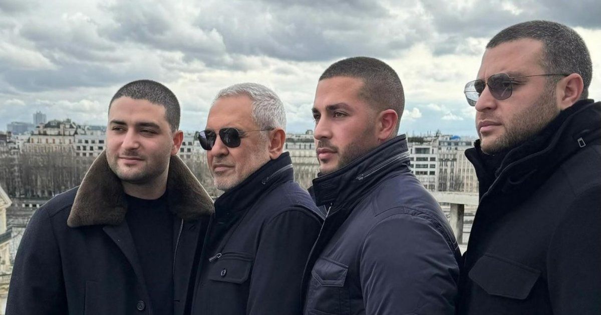 شاهد .. زوجة إيلي صعب تشارك الجمهور صورة له مع أولاد.. والشبه بينهم حديث الجمهور