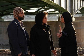 شاهد .. حب وانتقام وصراع يعكر صفو العائلة واستقرارها في " عسل مسموم "