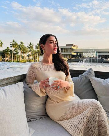 شاهد .. بالصورة - روان بن حسين تتألق بأناقتها و أنوثتها تبهر الجمهور