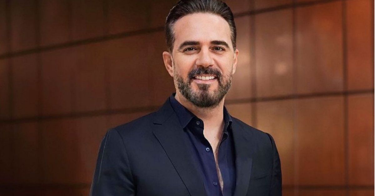 شاهد .. وائل جسار يحتفل بعد كسر اغنيته "كل وعد" لهذا الرقم القياسي بعد ثلاث اسابيع