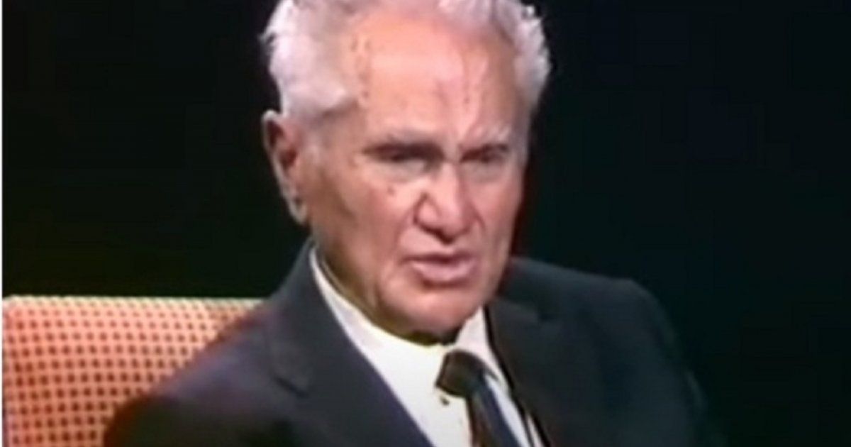 شاهد .. مغني أشهر أغنية وطنية "راجع يتعمر لبنان" مضى على غيابه 20 عاماً