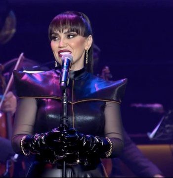 شاهد .. إطلالة مي فاروق المختلفة في الرياض تحدث ضجة