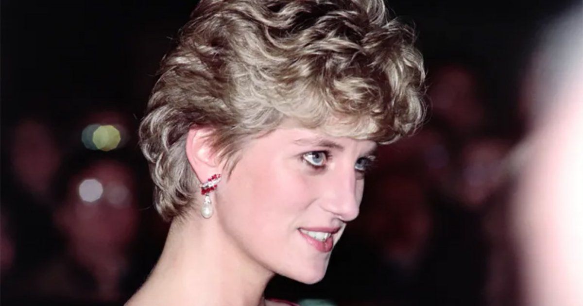 شاهد .. صورة نادرة للأميرة ديانا بالأسود والأبيض وما علاقة إبنة الأمير ويليام