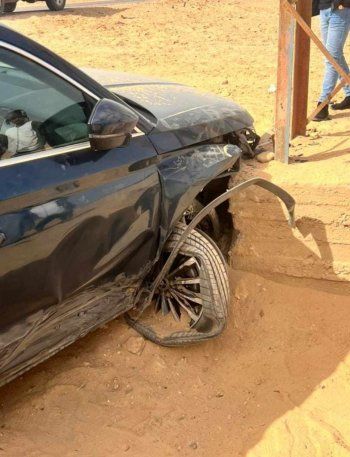 شاهد .. عصام السقا يتعرض لحادث سير مروع - بالصورة