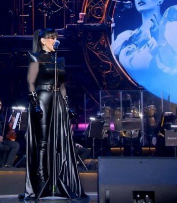 شاهد .. إطلالة مي فاروق المختلفة في الرياض تحدث ضجة