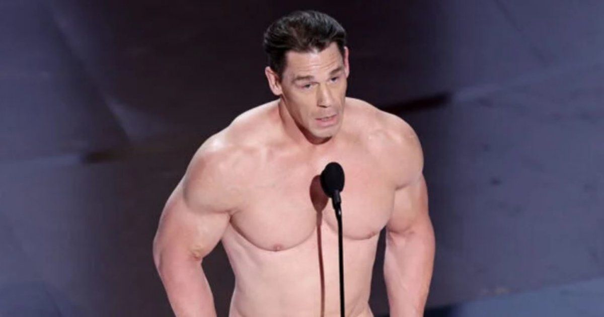 شاهد .. بالصور- جون سينا يظهر من دون ملابس على مسرح الأوسكار... ويثير الجدل بقوة