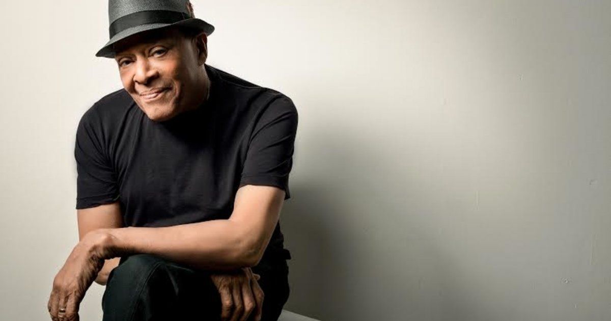 شاهد .. آل جارو أول فنان في التاريخ يفوز بجوائز في ثلاث فئات غنائية مختلفة .. وهكذا إنتهت حياته