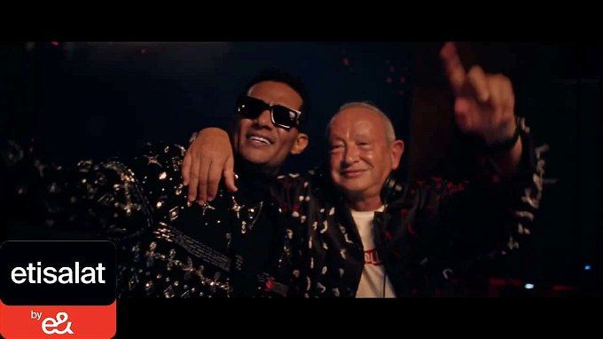 سبب ظهور ساويرس في إعلان شركة اتصالات مصر.. مفاجأة غير متوقعة