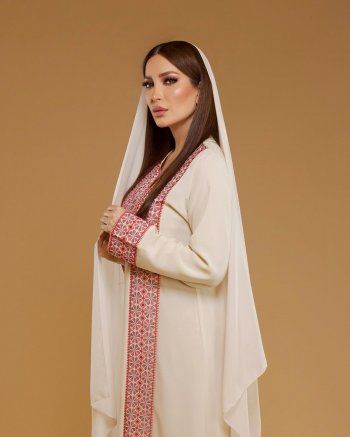 شاهد .. نسرين طافش تختار هذه العباءة التراثية لجلسة التصوير- بالصور