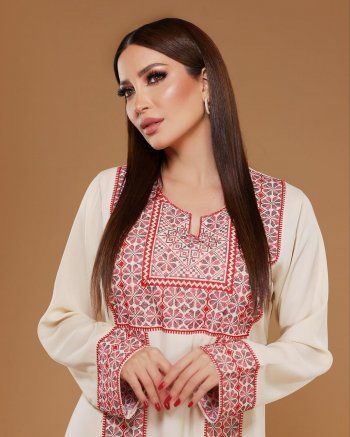 شاهد .. نسرين طافش تختار هذه العباءة التراثية لجلسة التصوير- بالصور