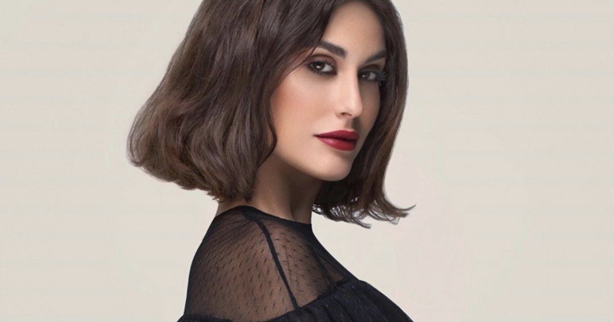 شاهد .. بالصور- نور عريضة تسحر العيون بالأحمر