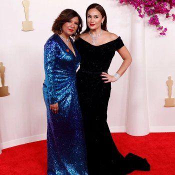 شاهد .. هند صبري تتألق على السجادة الحمراء بالأسود