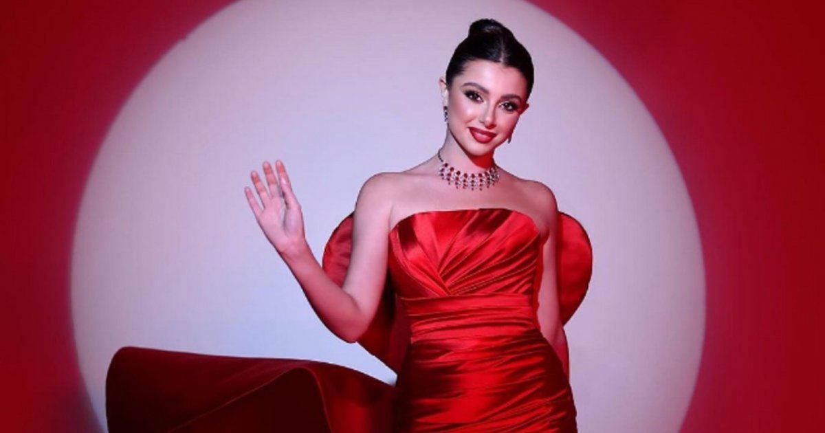 شاهد .. بالصور- ماريتا الحلاني تتألق بلوك شيك و جمالها ساحر