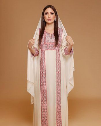 شاهد .. نسرين طافش تختار هذه العباءة التراثية لجلسة التصوير- بالصور