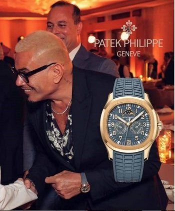 شاهد .. ببدلة حمراء وساعة سعرها خيالي.. عمرو دياب يحدث ضجة واسعة